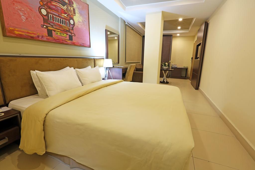 Frankie'S Foods And Rooms أكرا المظهر الخارجي الصورة