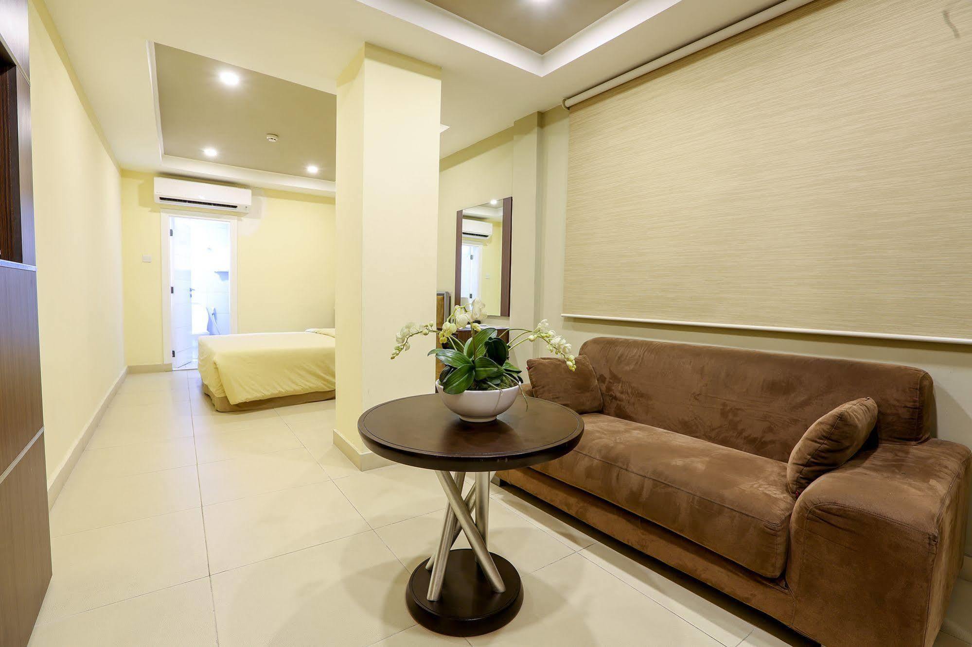 Frankie'S Foods And Rooms أكرا المظهر الخارجي الصورة